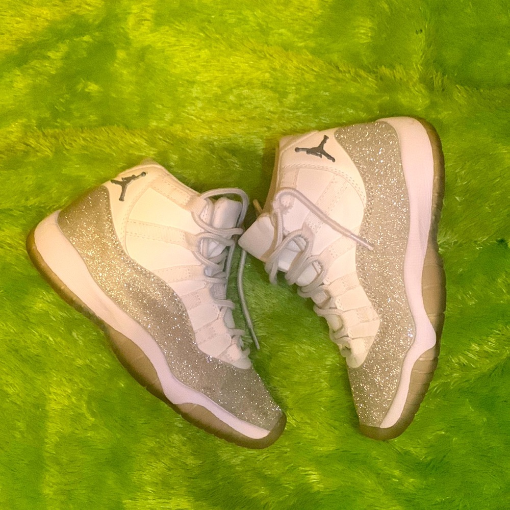Nike/ Air Jordan 11 Retro Metallic Silver Glitter Shoes